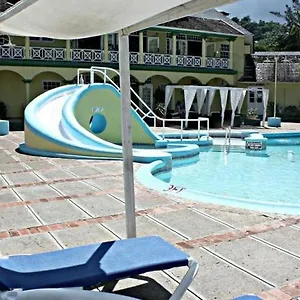 Apartment Private 2 Bedroom Beachfront Penthouse Ocho Rios, Jamaica 