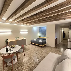  Apartamento Cozy With Canal View Italia